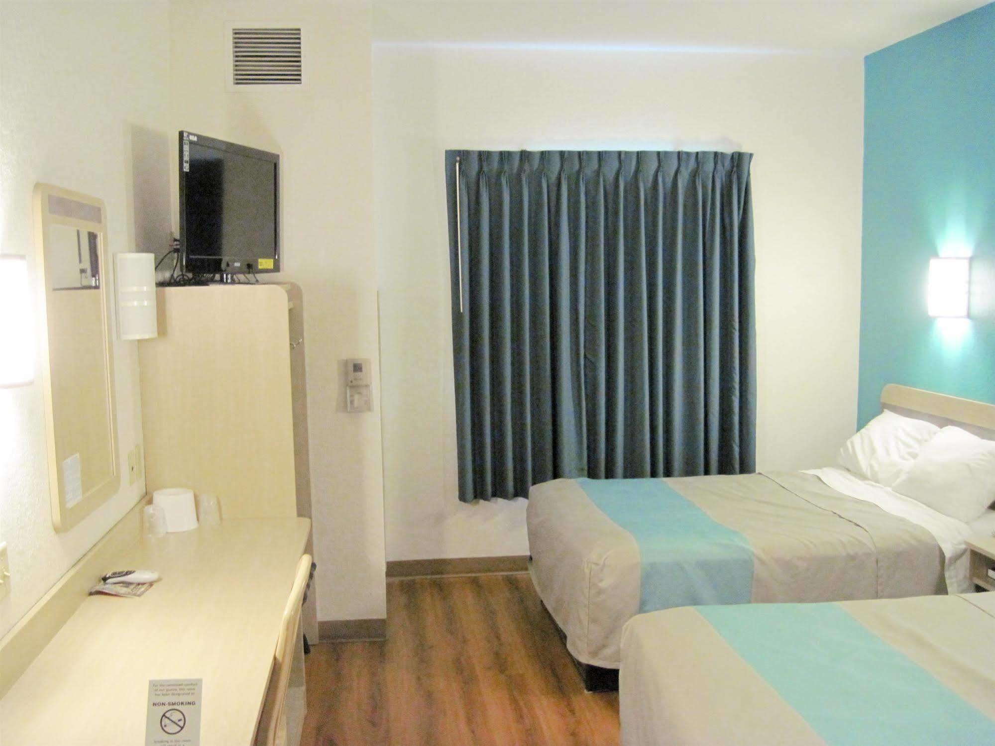 Motel 6-Avoca, Ia Ngoại thất bức ảnh