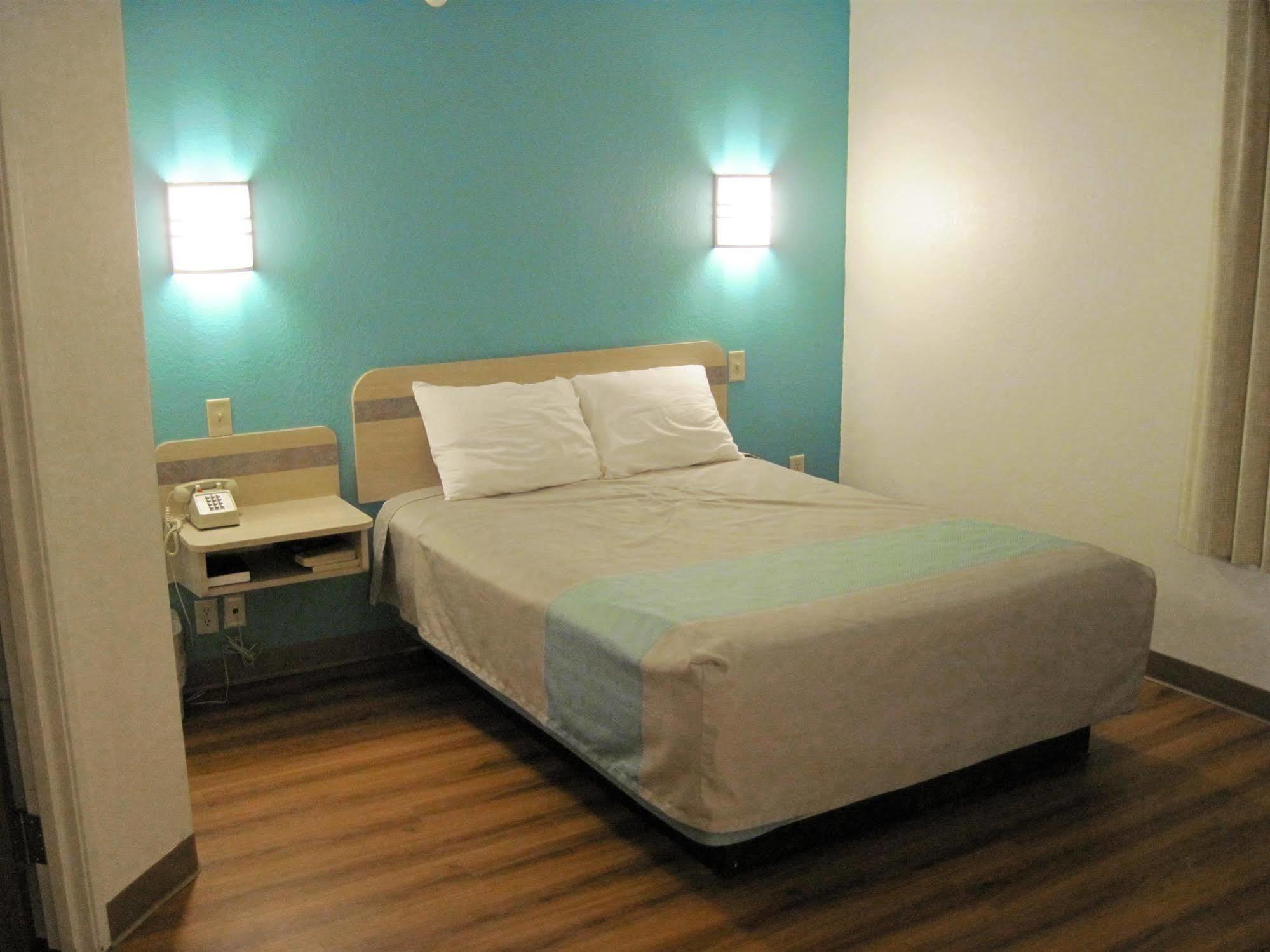 Motel 6-Avoca, Ia Ngoại thất bức ảnh