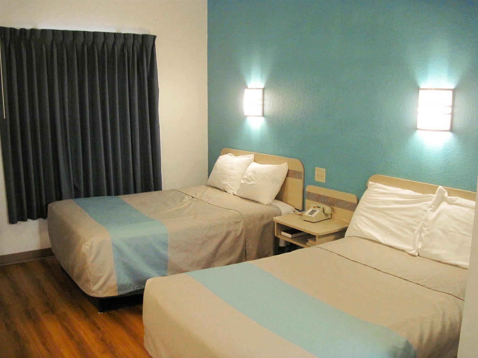 Motel 6-Avoca, Ia Ngoại thất bức ảnh